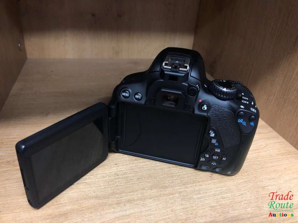 CANON 650D Digital SLR CAMERA BODY
