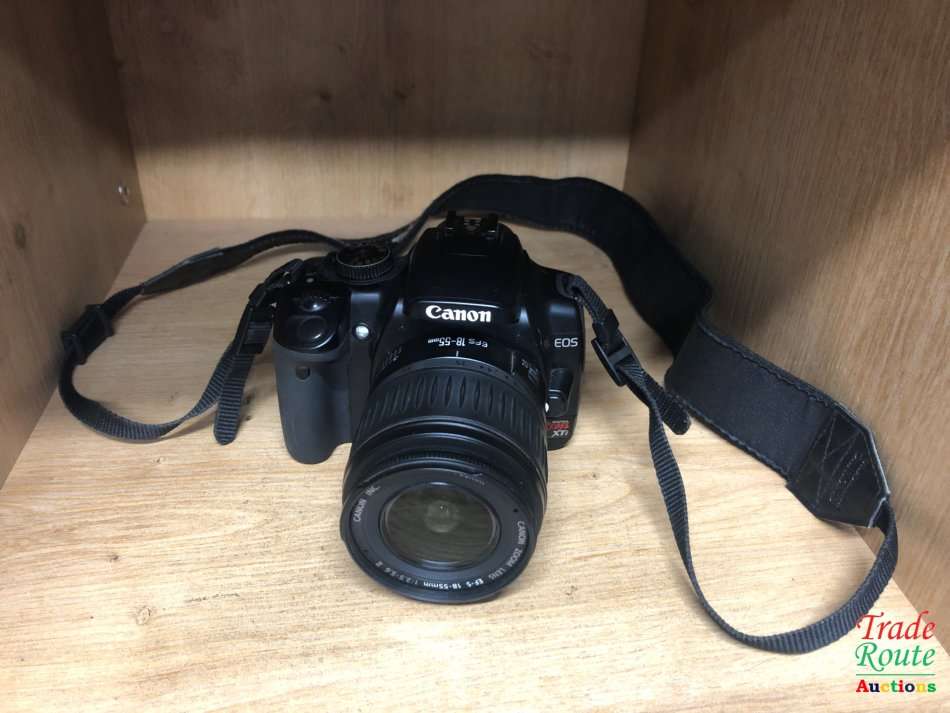 Canon EOS Digital Rebel XTi Kit 10.1-megapixel digital SLR camera with 18-55mm zoom lens (Black)