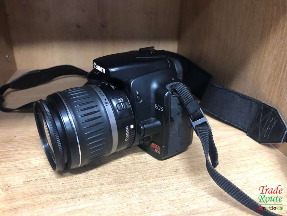 Canon EOS Digital Rebel XTi Kit 10.1-megapixel digital SLR camera with 18-55mm zoom lens (Black)