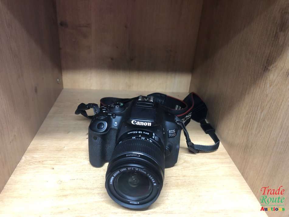 Canon EOS 700D DIGITAL SLR CAMERA KIT WITH 18-55MM iii LENS | 18.0 MP FULL HD