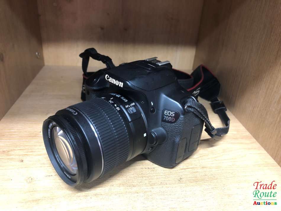 Canon EOS 700D DIGITAL SLR CAMERA KIT WITH 18-55MM iii LENS | 18.0 MP FULL HD