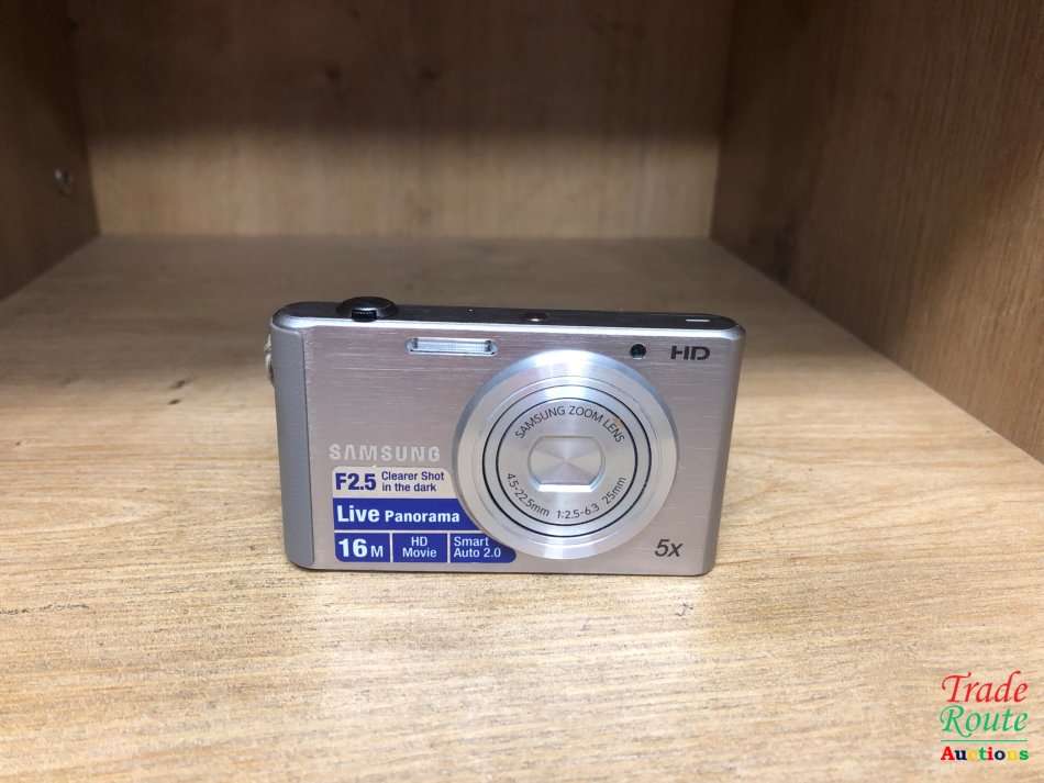 Samsung ST76 Compact Digital Camera (Silver)