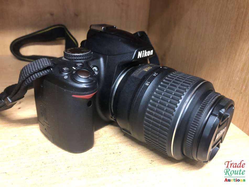 NIKON D3000 DSLR CAMERA CAMERA KIT WITH NIKKOR 18-55 VR LENS