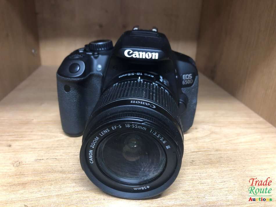CANON 650D Digital SLR CAMERA with Canon 18-55mm Lens (18 Megapixels) DSLR Camera Kit