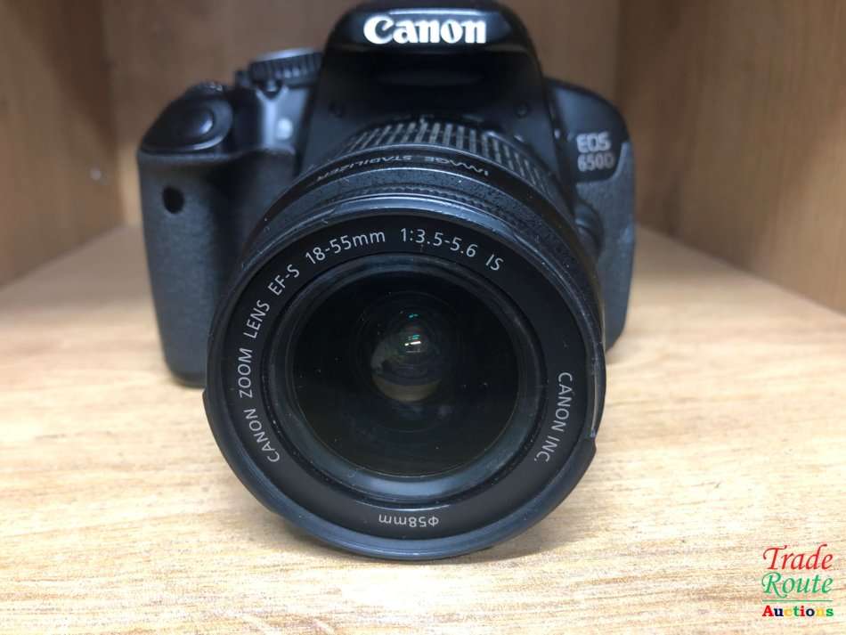 CANON 650D Digital SLR CAMERA with Canon 18-55mm Lens (18 Megapixels) DSLR Camera Kit