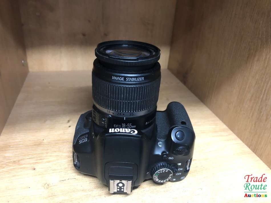 CANON 650D Digital SLR CAMERA with Canon 18-55mm Lens (18 Megapixels) DSLR Camera Kit