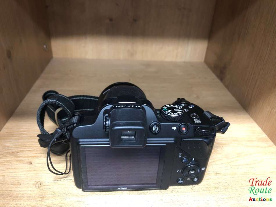 Nikon CoolPix P530 16 MP CMOS Digital Camera with 42x Zoom Lens and Full HD