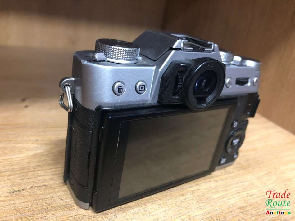 FUJIFILM X-T10 Mirrorless Digital Camera - BODY ONLY