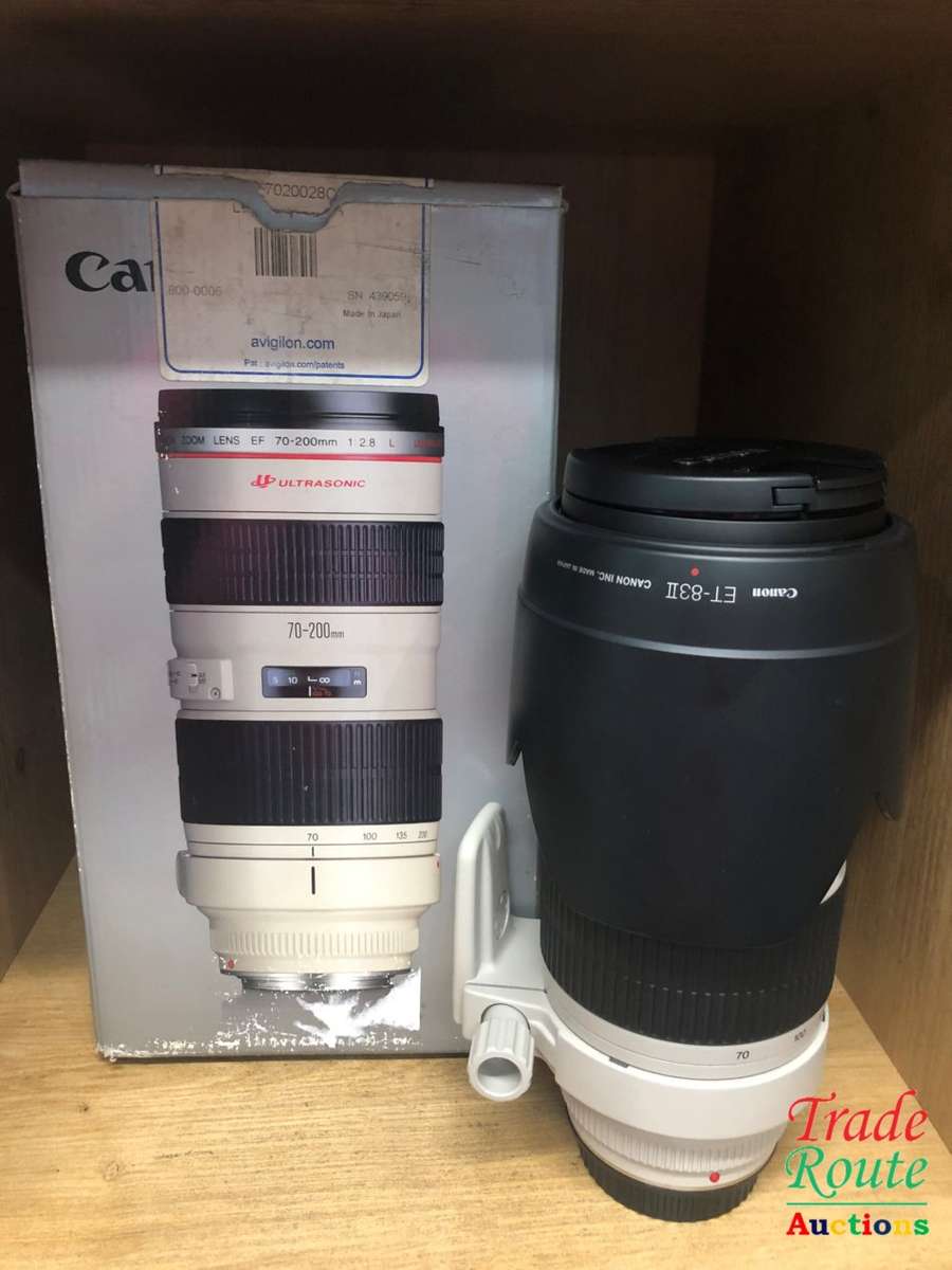 Canon EF 70-200mm f/2.8 L ULTRASONIC USM lens for Canon DSLR Cameras