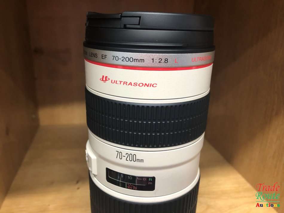 Canon EF 70-200mm f/2.8 L ULTRASONIC USM lens for Canon DSLR Cameras