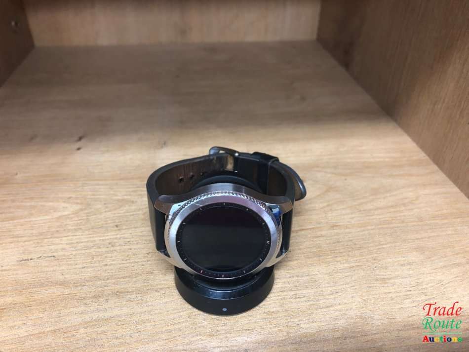 Samsung Gear S3 Classic Smartwatch  SM-R770 with Leather Band