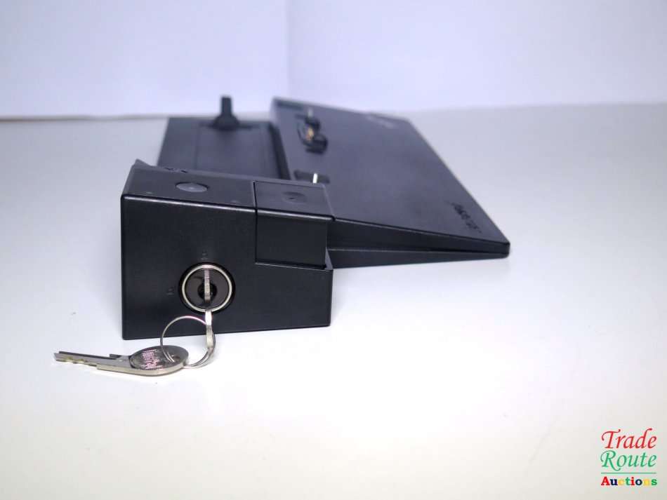 Lenovo ThinkPad Ultra Docking Station (40A2) for P50S, P51S, T470P, T570, L560, L570, X260, X270 etc