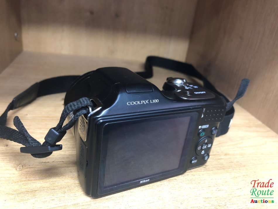 Nikon Coolpix L100 10 MP Digital Camera with 15 x Zoom (VR) Optical Vibration Reduction