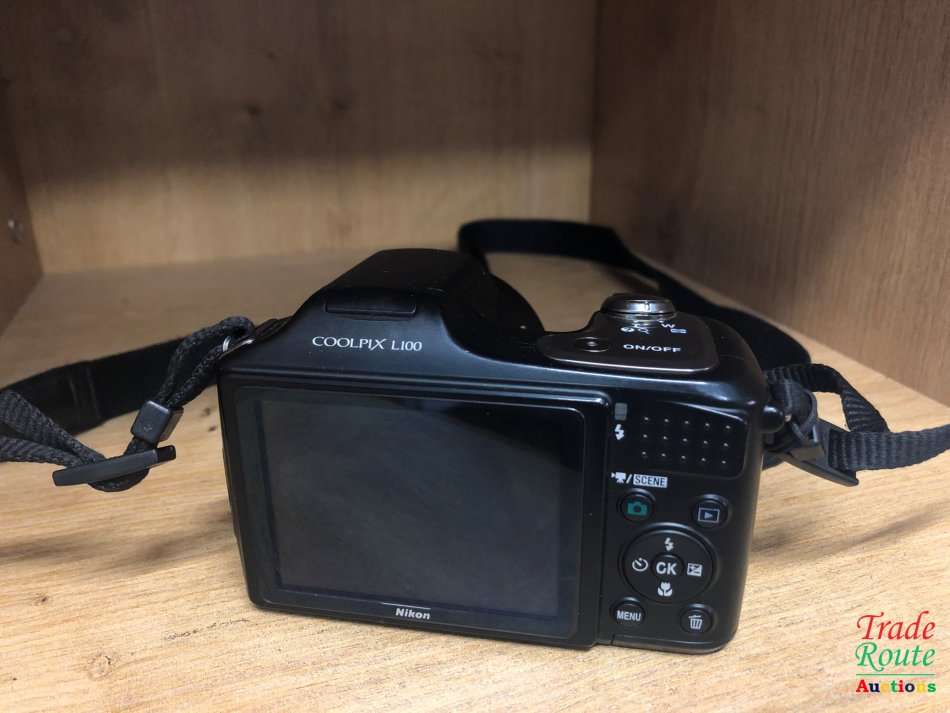 Nikon Coolpix L100 10 MP Digital Camera with 15 x Zoom (VR) Optical Vibration Reduction
