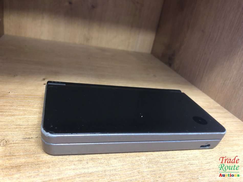 Nintendo DSi XL, Gaming Console