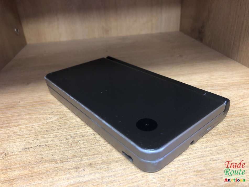 Nintendo DSi XL, Gaming Console