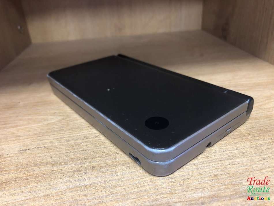 Nintendo DSi XL, Gaming Console