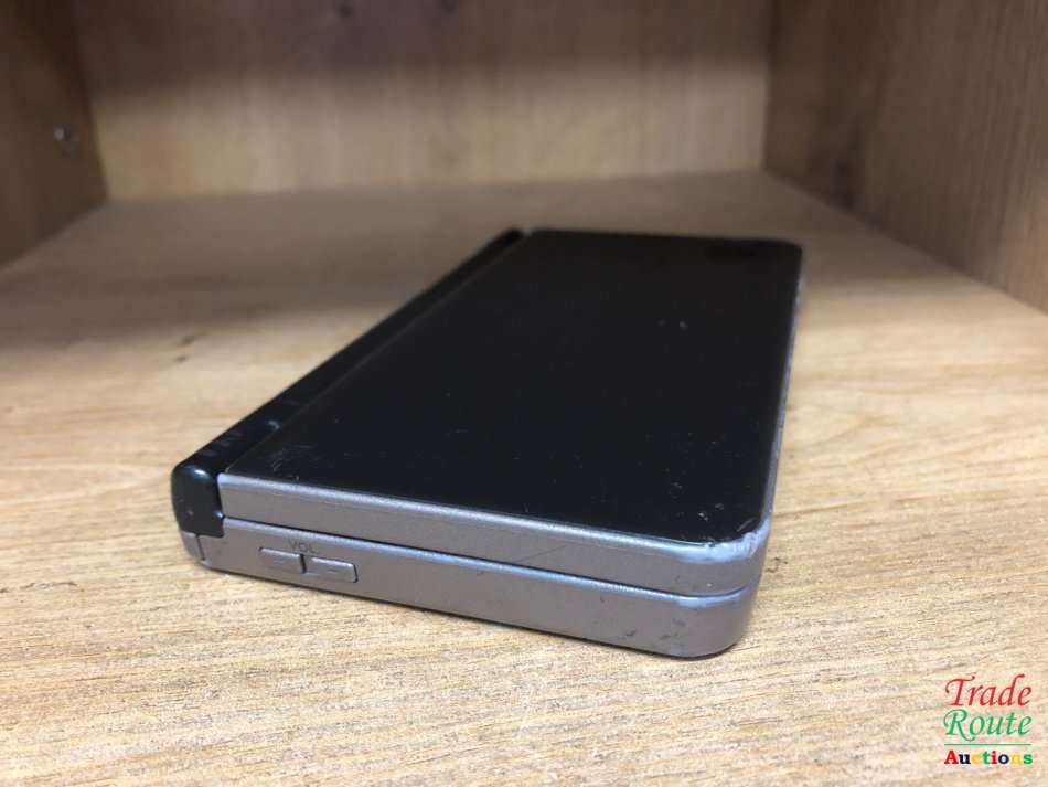 Nintendo DSi XL, Gaming Console