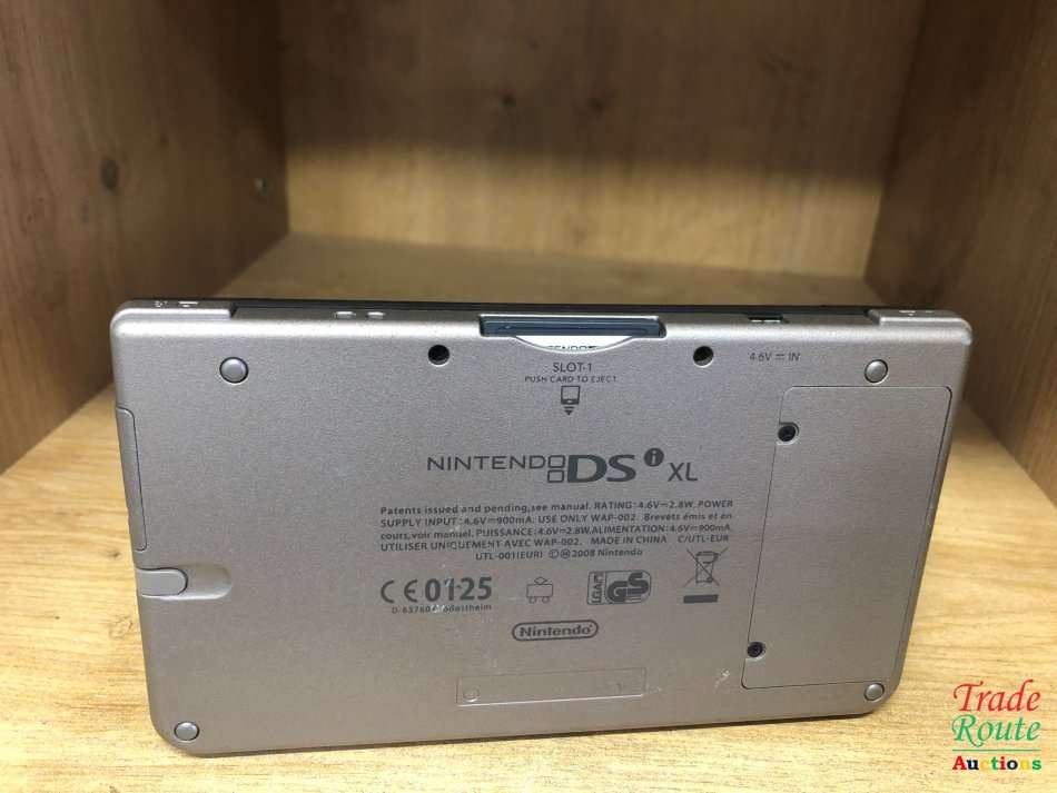Nintendo DSi XL, Gaming Console