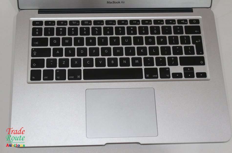 2017 MacBook Air 13.3-inch | Core i5 1.8GHz | 8GB RAM | 128GB SSD MACBOOK AIR 13 INCH - 67 CYCLES