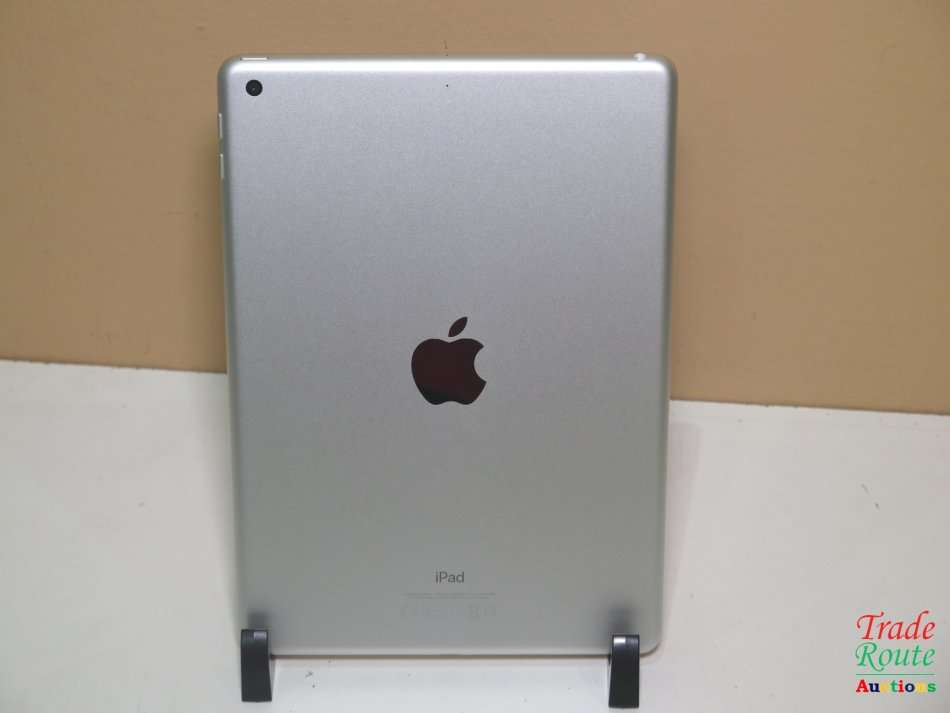 APPLE IPAD 9.7-inch 5th Gen | MP2G2HC/A | 32GB | WiFi | RETINA DISPLAY