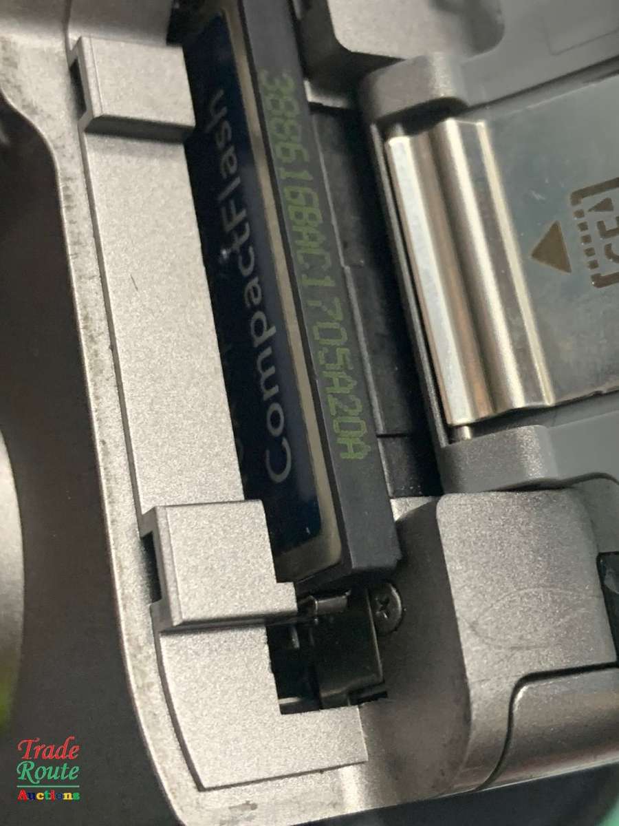 Canon EOS 350D Digital SLR camera (SILVER) WITH 18-55 mm ii LENS [ NO CHARGER ]