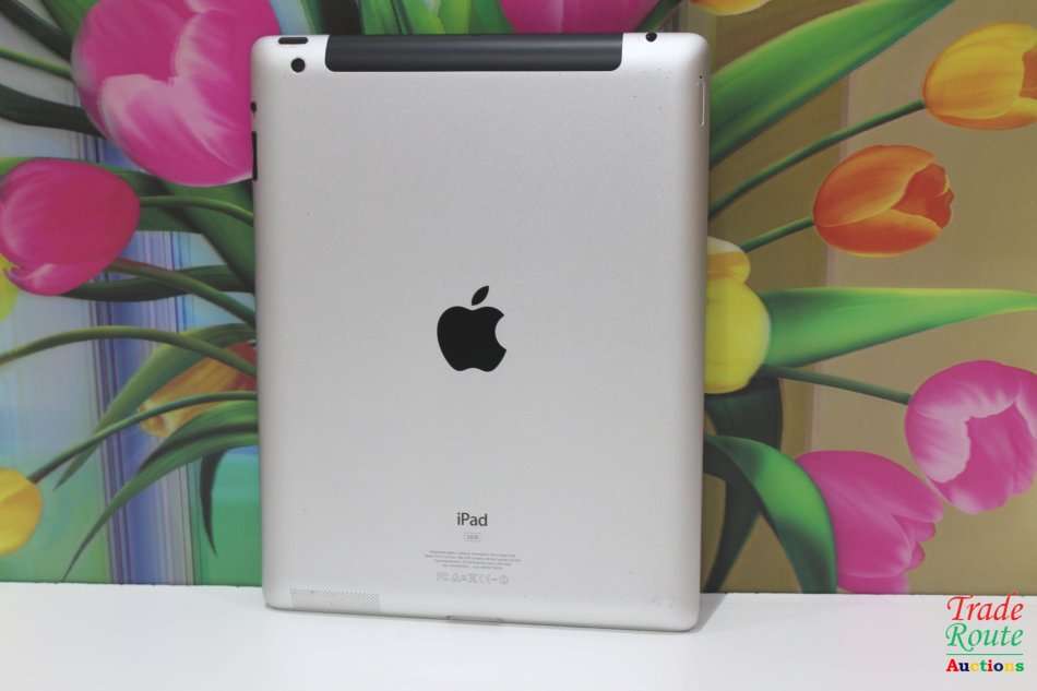 IPAD 3rd Gen 9.7 inch Tablet ** 32GB ** CELLULAR + WiFi ** BLACK ***  IPAD3  ** MD367SO/A