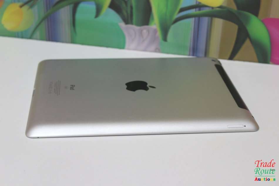 IPAD 3rd Gen 9.7 inch Tablet ** 32GB ** CELLULAR + WiFi ** BLACK ***  IPAD3  ** MD367SO/A