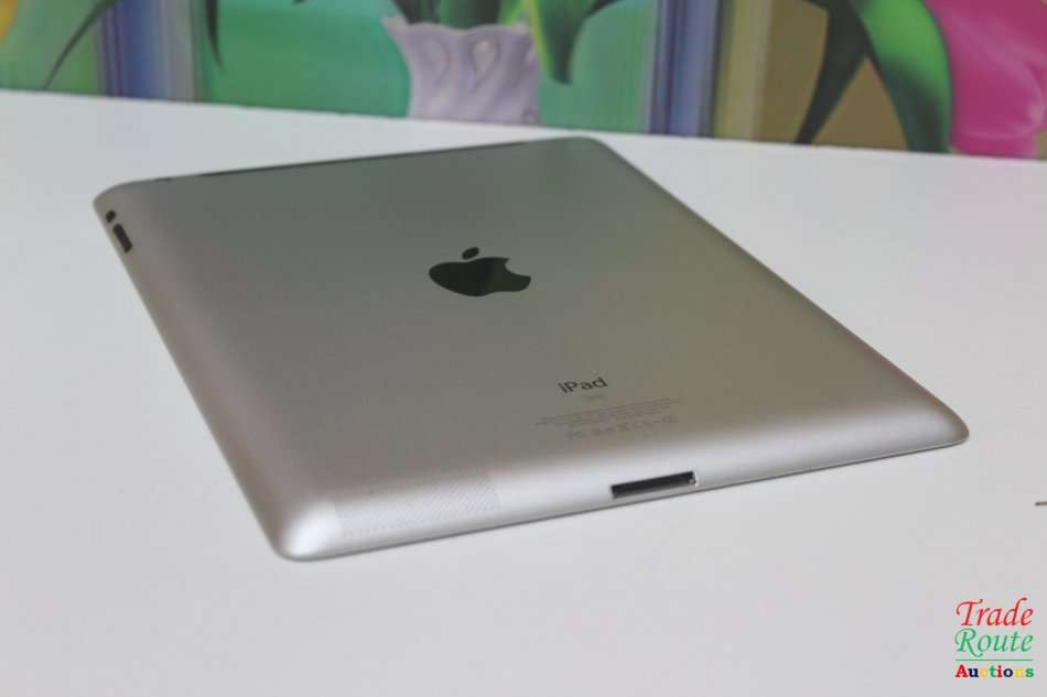 IPAD 3rd Gen 9.7 inch Tablet ** 32GB ** CELLULAR + WiFi ** BLACK ***  IPAD3  ** MD367SO/A