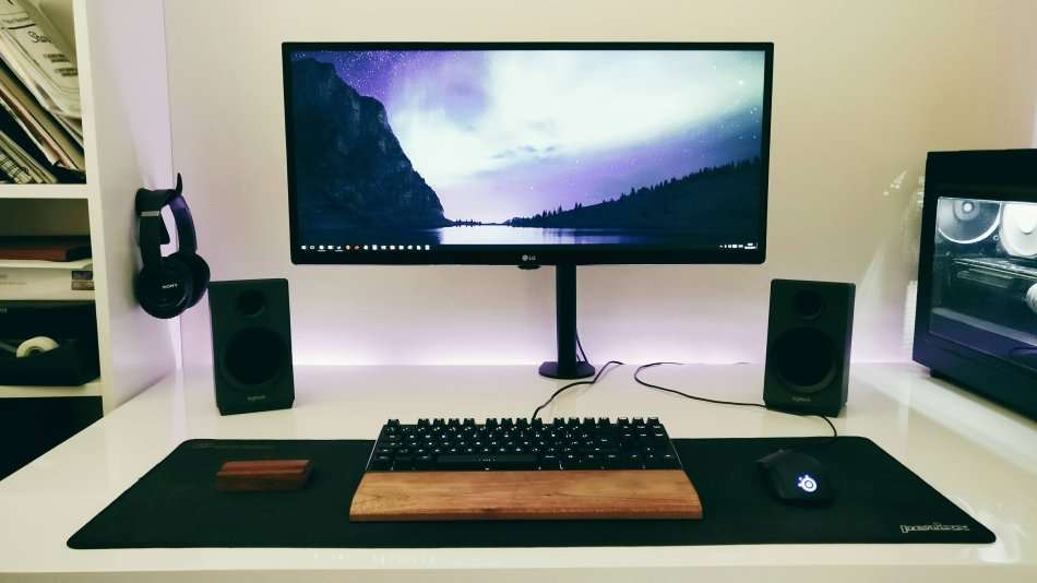 LG - 29UM68-P - 29 inch UltraWide Full HD IPS LED GAMING Monitor (Black)