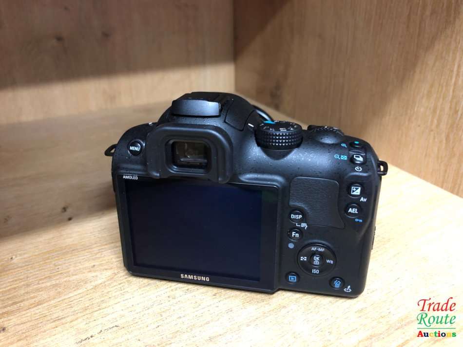 Samsung NX10 Digital System Camera Kit - Black (14.6MP, incl 18-55 OIS Lens)