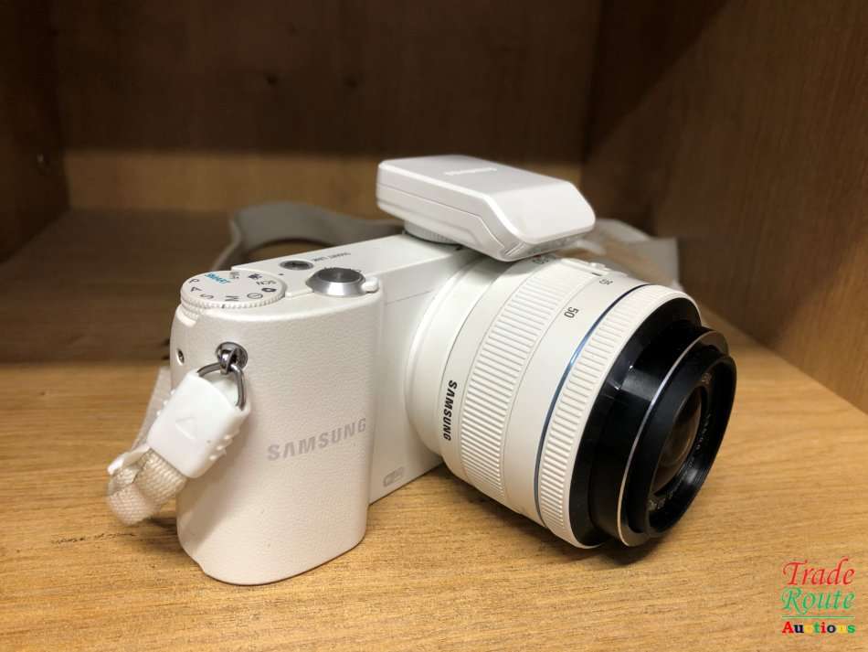 20.3 Megapixels | Samsung NX1000 | SMART DIGITAL CAMERA FULL HD | WI-FI KIT