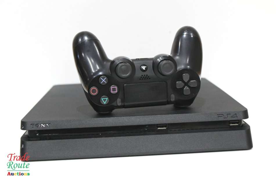 Sony PS4 PlayStation 4 SLIM console CUH-2216A - Jet Black  *** SONY PS4 ***