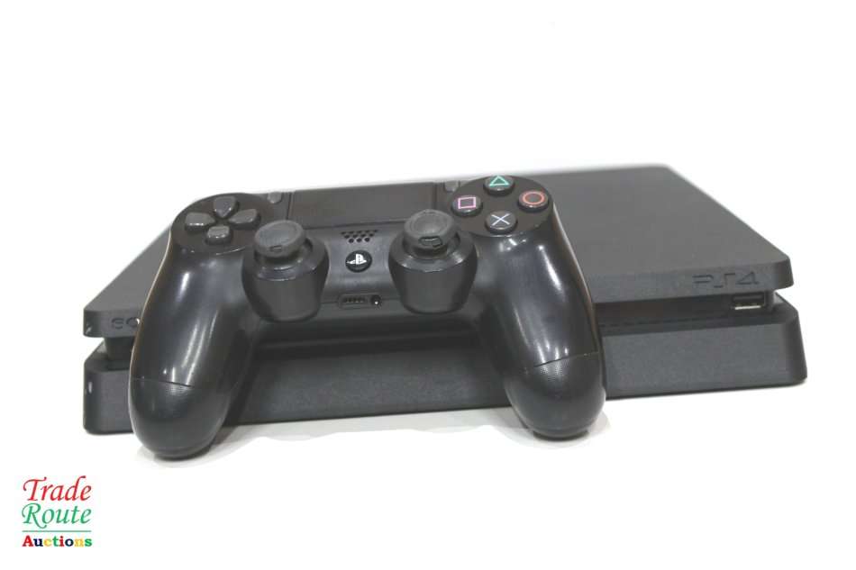 Sony PS4 PlayStation 4 SLIM console CUH-2216A - Jet Black  *** SONY PS4 ***