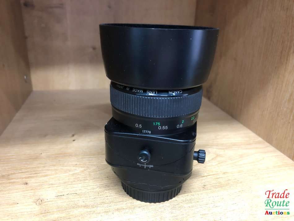 Canon TS-E 90mm f/2.8 Tilt-Shift Lens