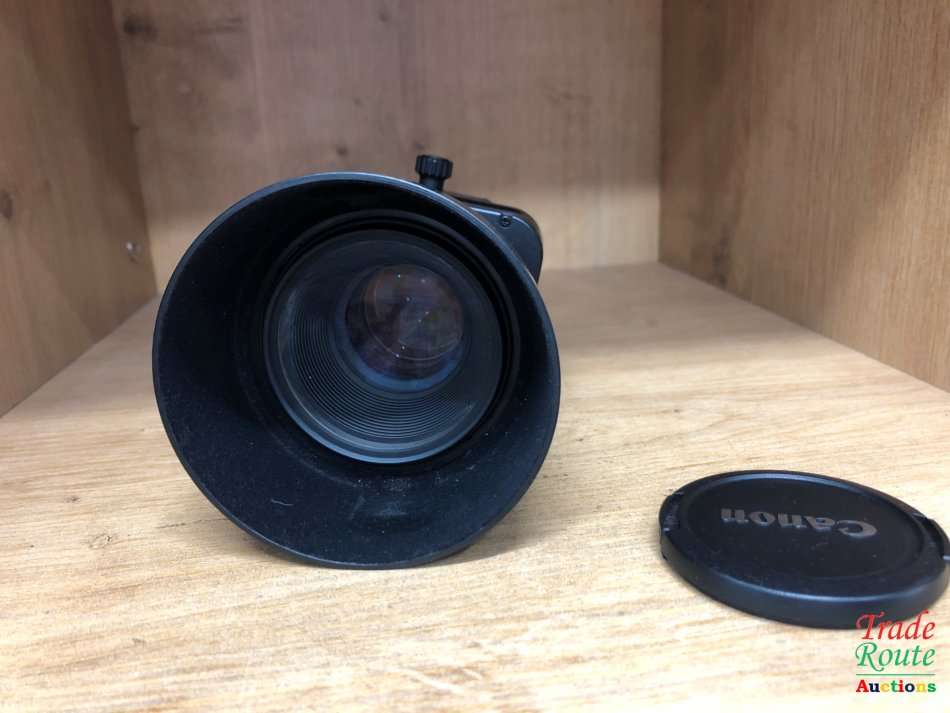 Canon TS-E 90mm f/2.8 Tilt-Shift Lens