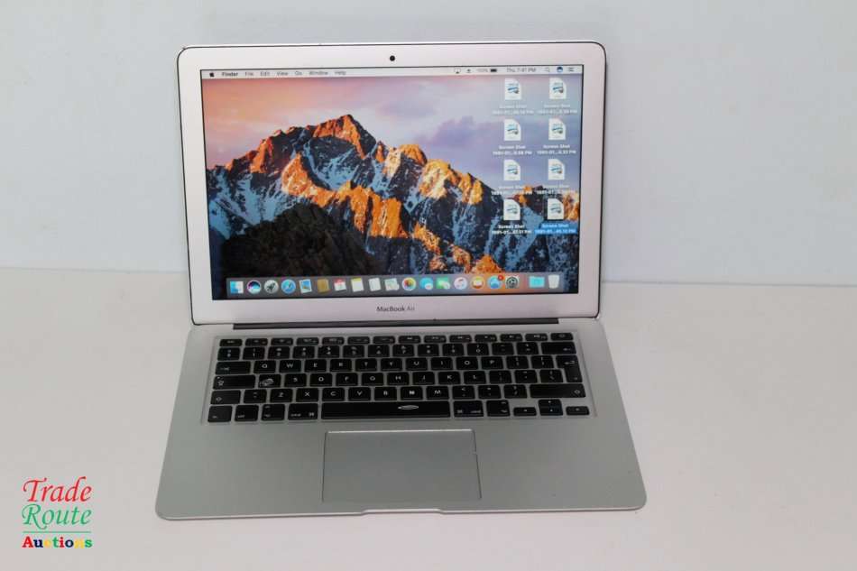 MacBook Air 13.3-inch | Core i5 1.6GHz | 4GB DDR3 RAM | 128GB SSD FLASH  **  EARLY 2015 ***