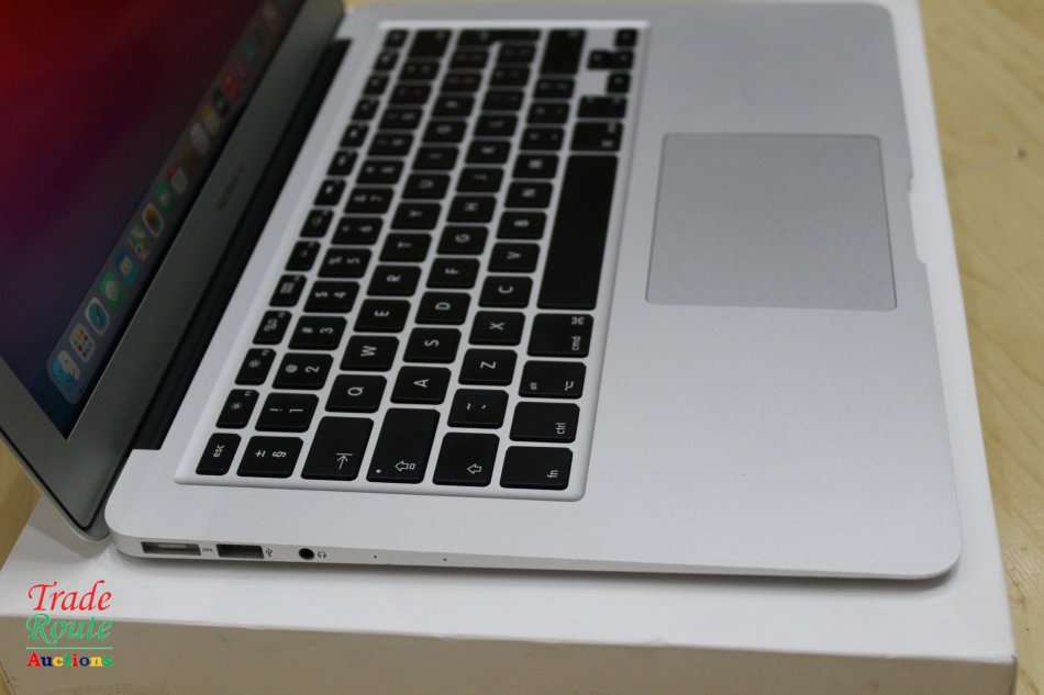 2017 MacBook Air 13.3-inch | Core i5 1.8GHz | 8GB RAM | 128GB SSD MACBOOK AIR 13 INCH