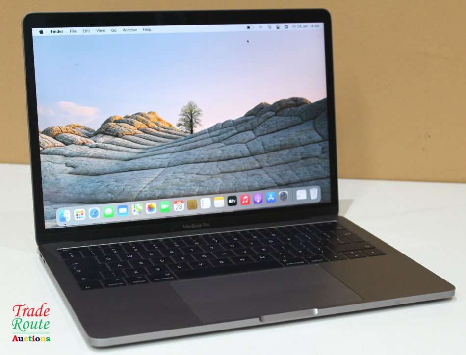 MacBook Pro 13.3-inch  | Core i5 2.3GHz | 8GB RAM | 128GB SSD - 2017 - ** Please Read **