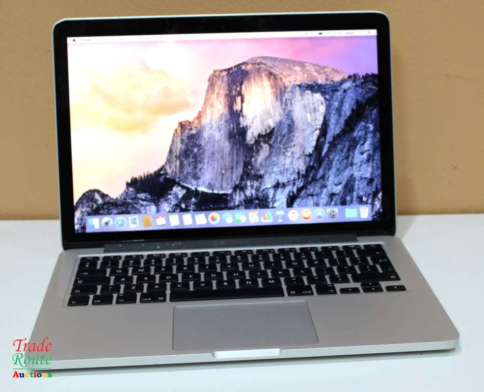 Apple MacBook Pro 13.3-inch  | Core i5 2.4GHz | 4GB RAM | 128GB SSD  ** RETINA DISPLAY * LATE 2013