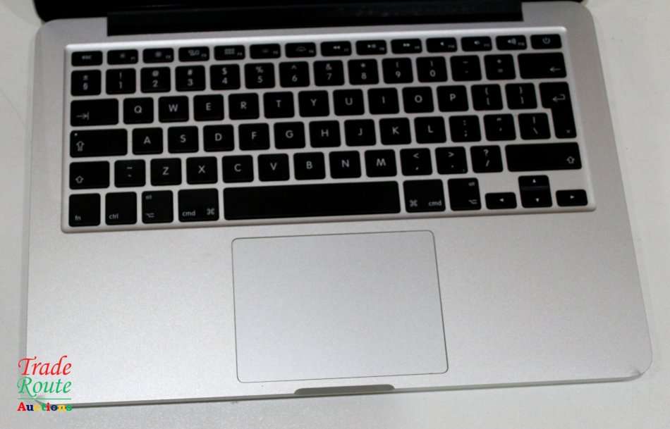 Apple MacBook Pro 13.3-inch  | Core i5 2.4GHz | 4GB RAM | 128GB SSD  ** RETINA DISPLAY * LATE 2013