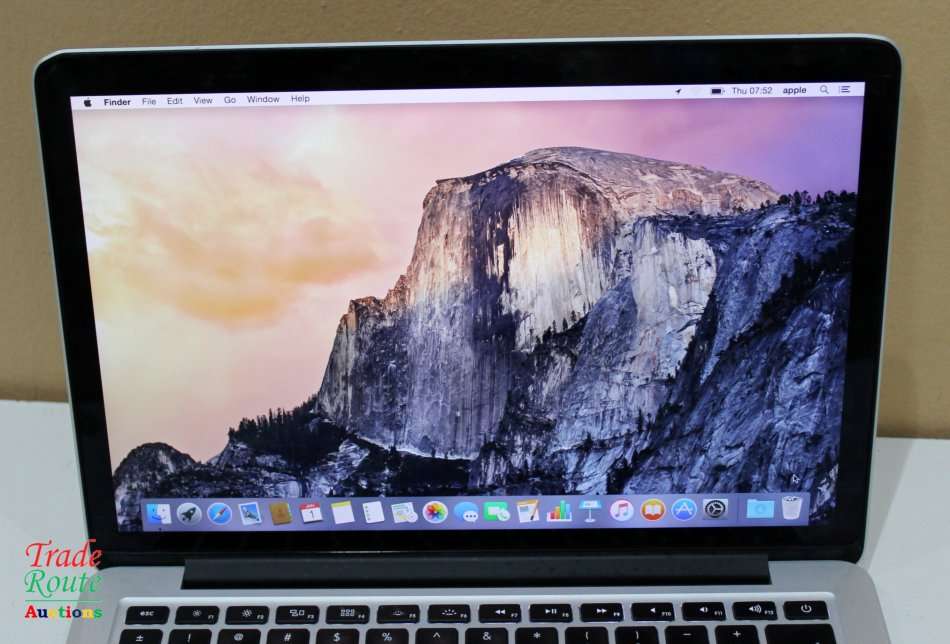 Apple MacBook Pro 13.3-inch  | Core i5 2.4GHz | 4GB RAM | 128GB SSD  ** RETINA DISPLAY * LATE 2013