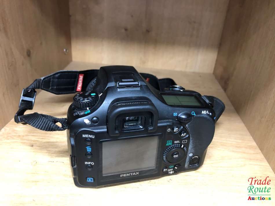 Pentax K10D Digital SLR Camera with 18-55 Lens Kit