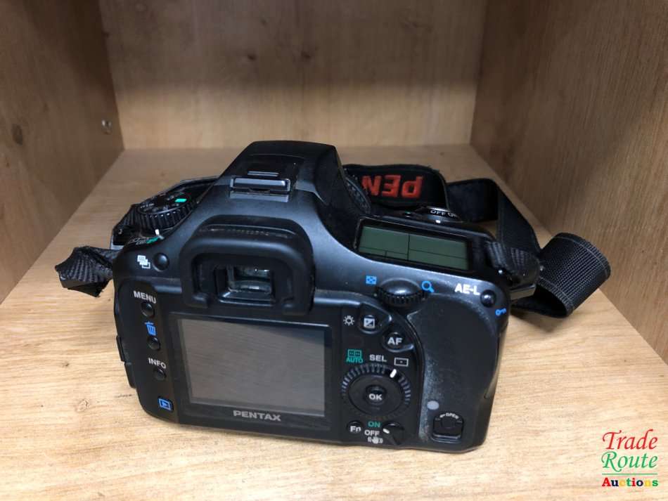 Pentax K10D Digital SLR Camera with 18-55 Lens Kit