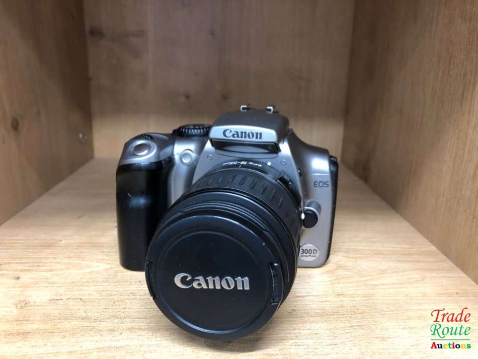 Canon 300D Digital SLR camera (SILVER) 18-55 LENS KIT