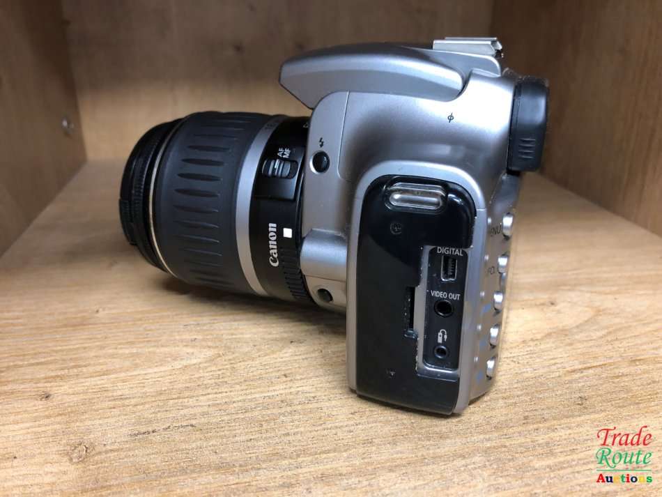 Canon 300D Digital SLR camera (SILVER) 18-55 LENS KIT