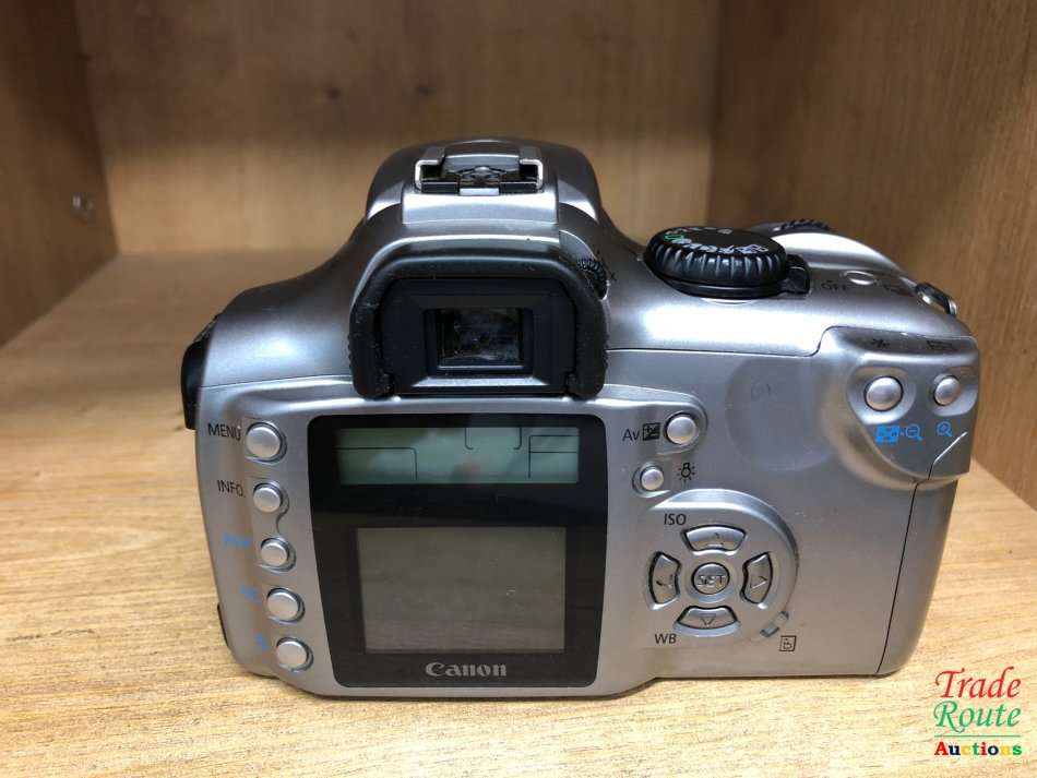 Canon 300D Digital SLR camera (SILVER) 18-55 LENS KIT