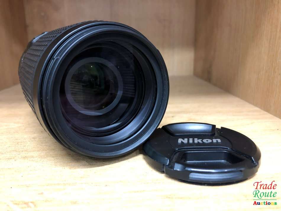 Nikon AF-S VR Zoom-NIKKOR 70-300mm f/4.5-5.6G IF-ED Lens For SPARES OR REPAIR