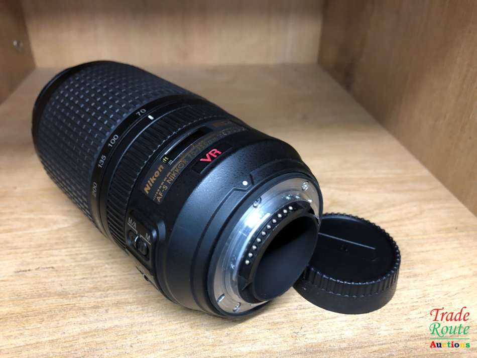Nikon AF-S VR Zoom-NIKKOR 70-300mm f/4.5-5.6G IF-ED Lens For SPARES OR REPAIR