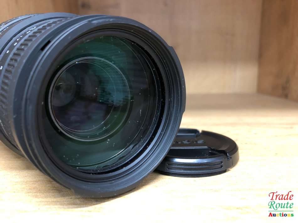 SIGMA DG 70-300mm Telephoto Zoom Lens for NIKON DSLR Cameras